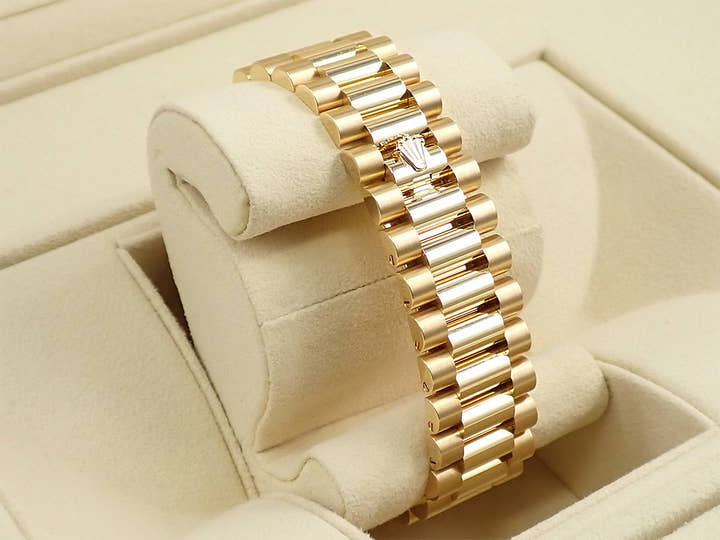 ロレックス デイデイト40 Ref.228348RBR イエローゴールド パヴェダイヤモンドx10Pダイヤ文字盤