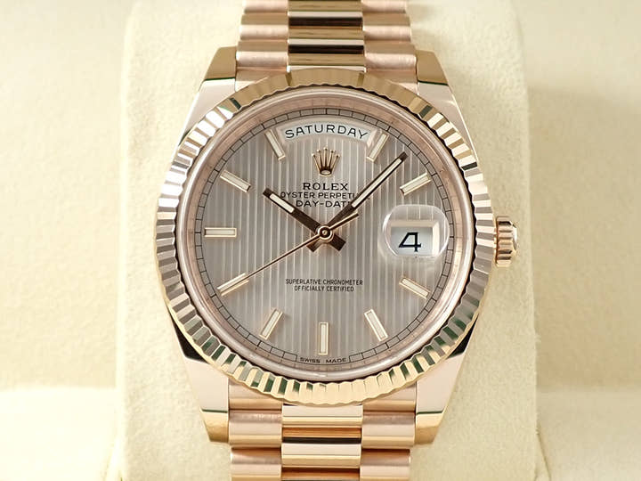 ロレックス デイデイト40 Ref.228235 エバーローズゴールド サンダストストライプ文字盤