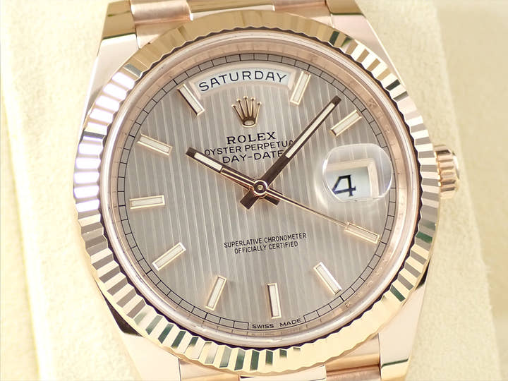 ロレックス デイデイト40 Ref.228235 エバーローズゴールド サンダストストライプ文字盤
