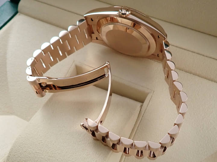 ロレックス デイデイト40 Ref.228235 エバーローズゴールド オリーブグリーン文字盤