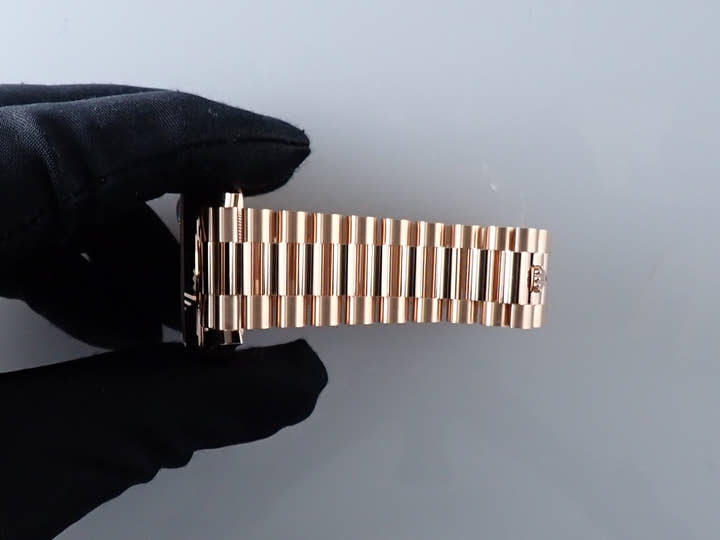 ロレックス デイデイト40 Ref.228235 エバーローズゴールド オリーブグリーン文字盤