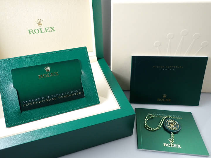 ロレックス デイデイト40 Ref.228235 エバーローズゴールド オリーブグリーン文字盤