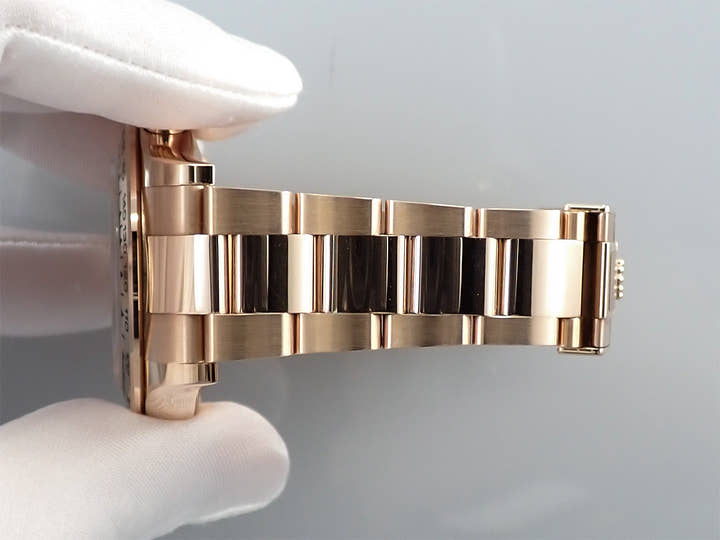 ロレックス デイトナ Ref.116505 エバーローズゴールド ブラックxピンク文字盤