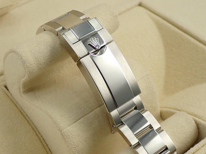 ロレックス デイトナ Ref.116506 プラチナ アイスブルー文字盤