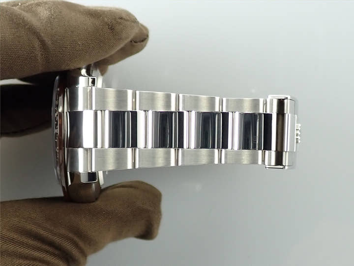 ロレックス デイトナ Ref.116506 プラチナ アイスブルー文字盤