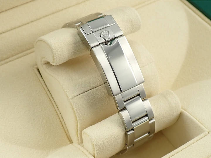 Rolex Daytona <Warranty, Box, etc.>