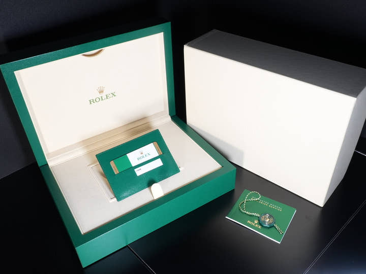 ロレックス デイトナ Ref.116506 プラチナ アイスブルー文字盤