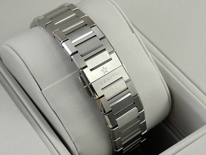 ゼニス スカイライン Ref.03.9300.3620/51.I001 ブルー文字盤 未使用 U6TX5015