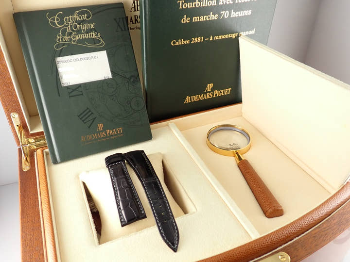 オーデマピゲ エドワール Ref.25956BC.OO.D002CR.01 ホワイト文字盤 中古 edward-piguet