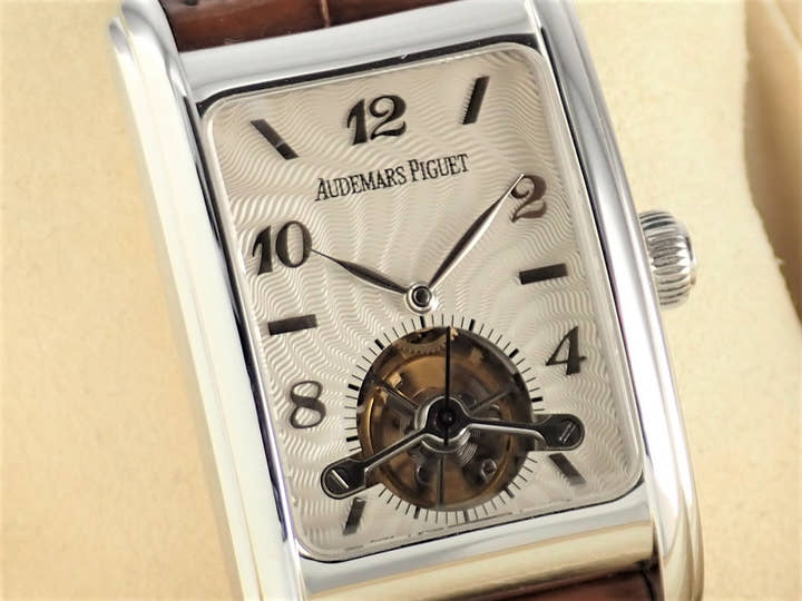 オーデマピゲ エドワール Ref.25956BC.OO.D002CR.01 ホワイト文字盤 中古 edward-piguet