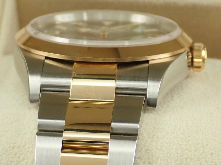 ロレックス エクスプローラー36 Ref.124273 ステンレススチール/イエローゴールド ブラック文字盤