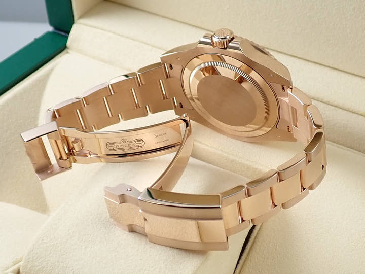 ロレックス GMTマスターII Ref.126715CHNR エバーローズゴールド ブラック文字盤 オイスターブレスレット オイスターブレスレット