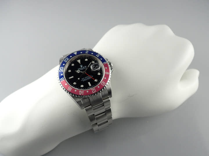 Rolex GMT-Master II Ref. 16710BLRO, black dial, pre-owned, gmt-master2-109, Oyster bracelet.