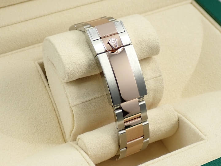 Rolex GMT-Master II Ref. 126711CHNR Stainless Steel/Everose Gold Black Dial