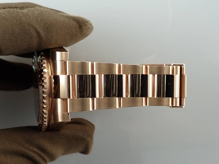 ロレックス GMTマスターII Ref.126715CHNR エバーローズゴールド ブラック文字盤 オイスターブレスレット オイスターブレスレット