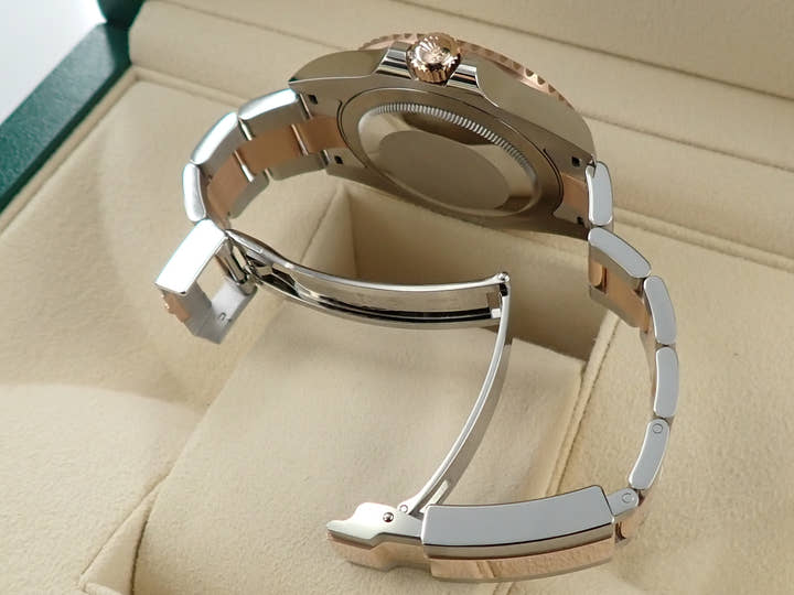 ロレックス GMTマスターII Ref.126711CHNR ステンレススチール/エバーローズゴールド ブラック文字盤 オイスターブレスレット オイスターブレスレット