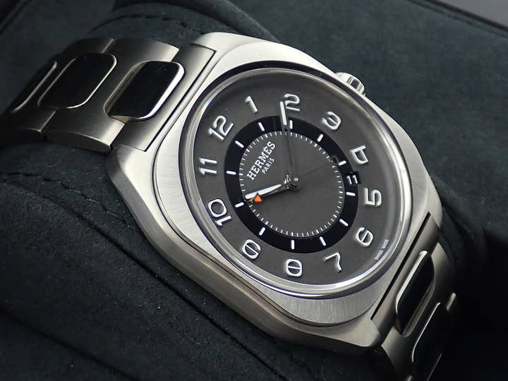 エルメス エルメス H08 Ref.W049427WW00 ブラック文字盤 美品 Z7836843