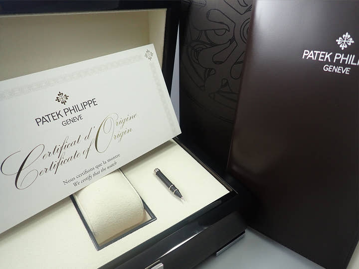 パテックフィリップ カラトラバ ウィークリーカレンダー Ref.5212A-001 ステンレススチール シルバー文字盤