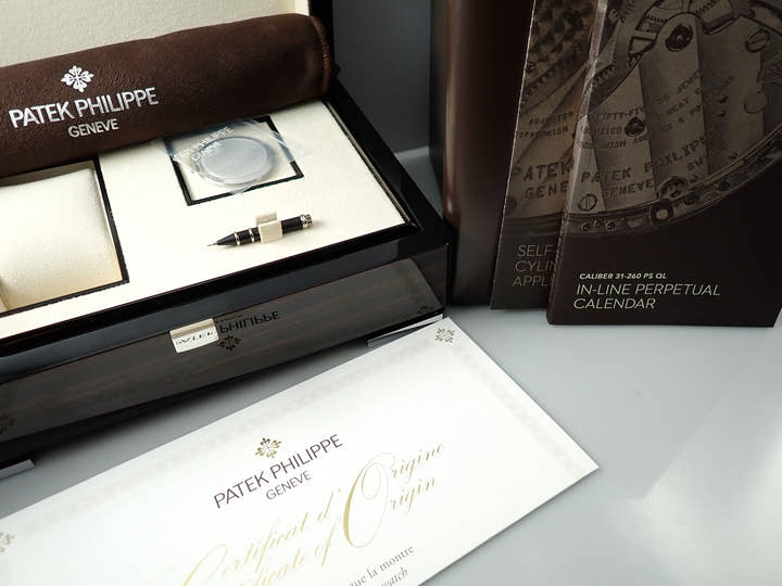 パテックフィリップ グランドコンプリケーション Ref.5236P-001 プラチナ ブラック・グラデーションのブルー文字盤