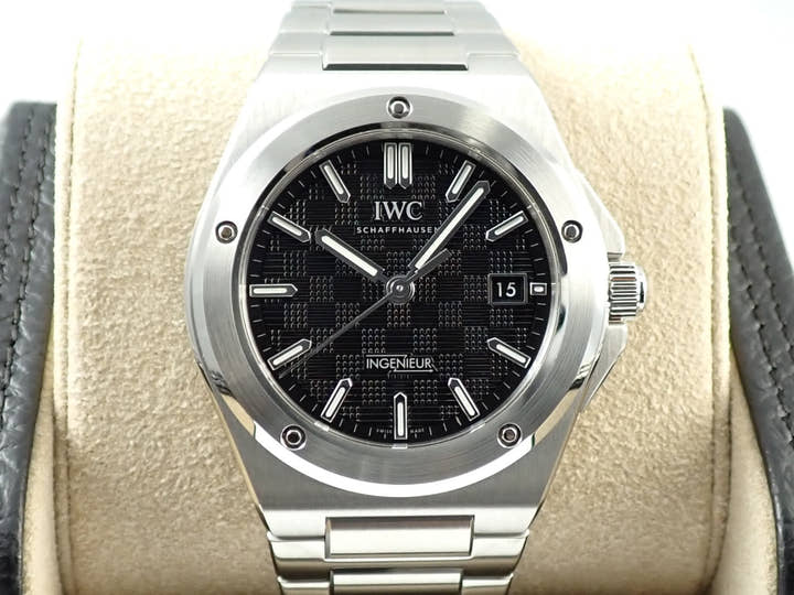 IWC インヂュニア オートマティック 40 Ref.IW328901 ブラック文字盤 未使用 A4155130