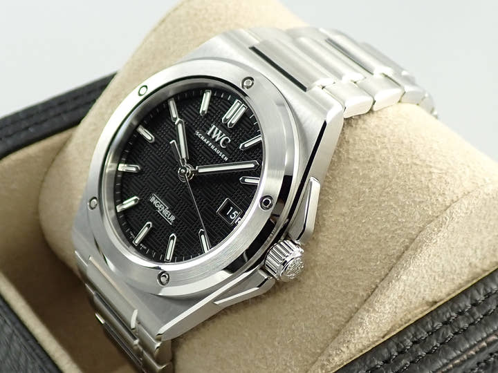 IWC インヂュニア オートマティック 40 Ref.IW328901 ブラック文字盤 未使用 A4155130