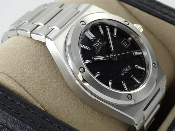 IWC インヂュニア オートマティック 40 Ref.IW328901 ブラック文字盤 極美品 WRC1S112