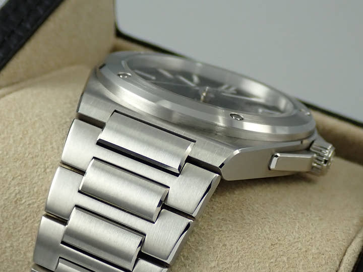 IWC インヂュニア オートマティック 40 Ref.IW328901 ブラック文字盤 極美品 JX9HMKLW