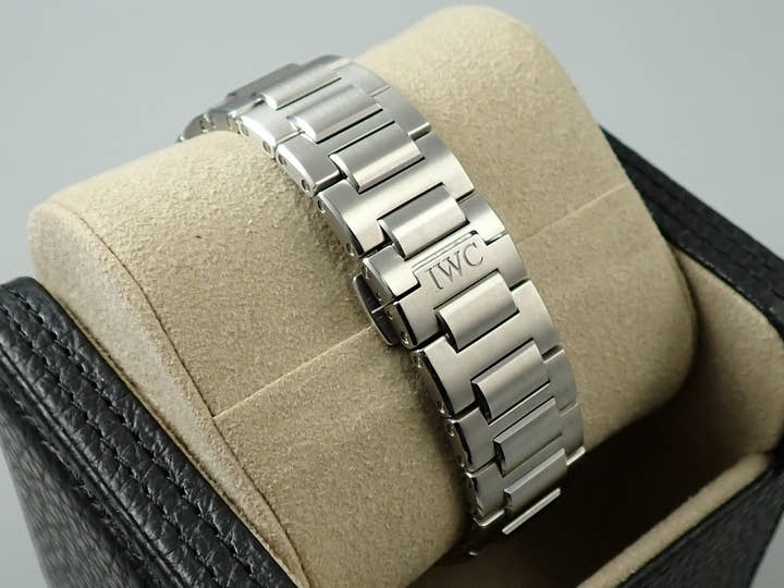 IWC インヂュニア オートマティック 40 Ref.IW328901 ブラック文字盤 極美品 JX9HMKLW