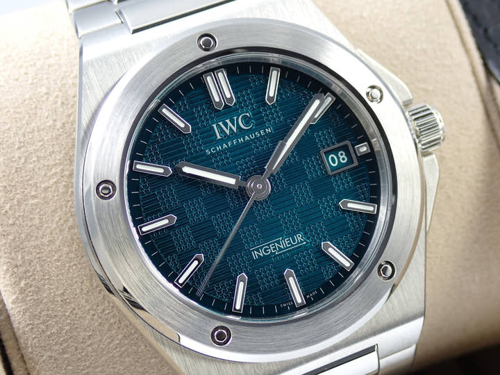 IWC インヂュニア オートマティック 40 Ref.IW328903 グリーン文字盤 未使用 483K2586