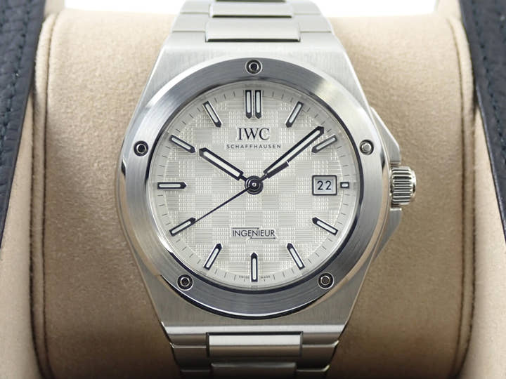 IWC インヂュニア オートマティック 40 Ref.IW328902 ホワイト文字盤 未使用 6JWFK423