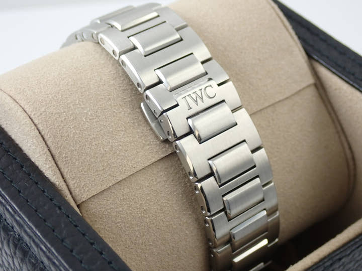 IWC インヂュニア オートマティック 40 Ref.IW328902 ホワイト文字盤 未使用 6JWFK423