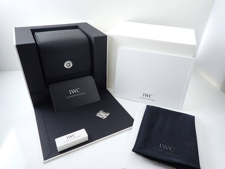 IWC インヂュニア オートマティック 40 Ref.IW328902 ホワイト文字盤 未使用 6JWFK423