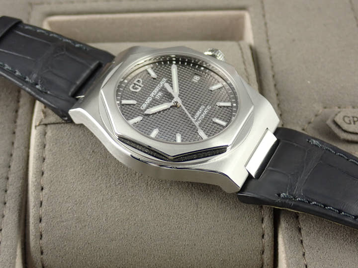 Girard-Perregaux Laureato Ref.81005-11-231-BB6A Grey Dial Used laureato-14