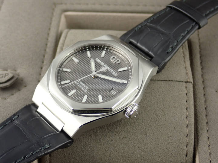 Girard-Perregaux Laureato Ref.81005-11-231-BB6A Grey Dial Used laureato-14