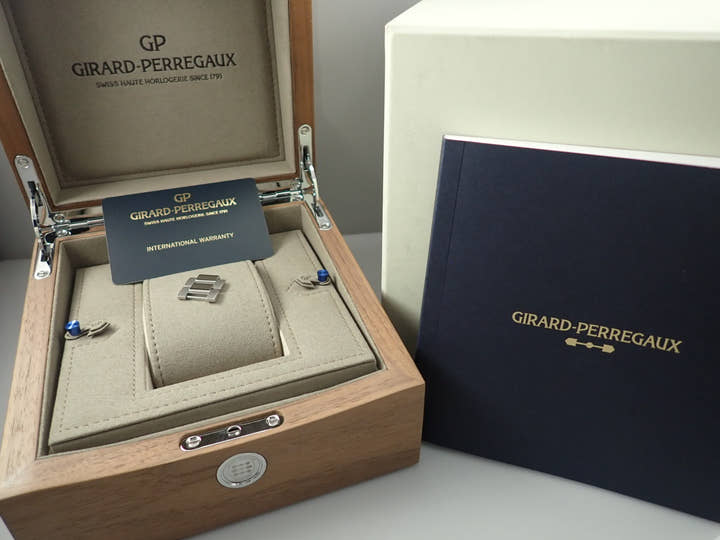 Girard-Perregaux Laureato <Warranty, Box, etc.>