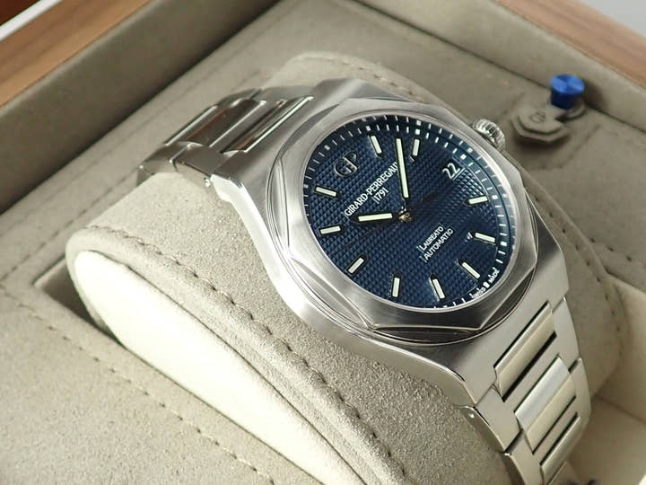 Girard-Perregaux Laureato <Warranty, Box, etc.>