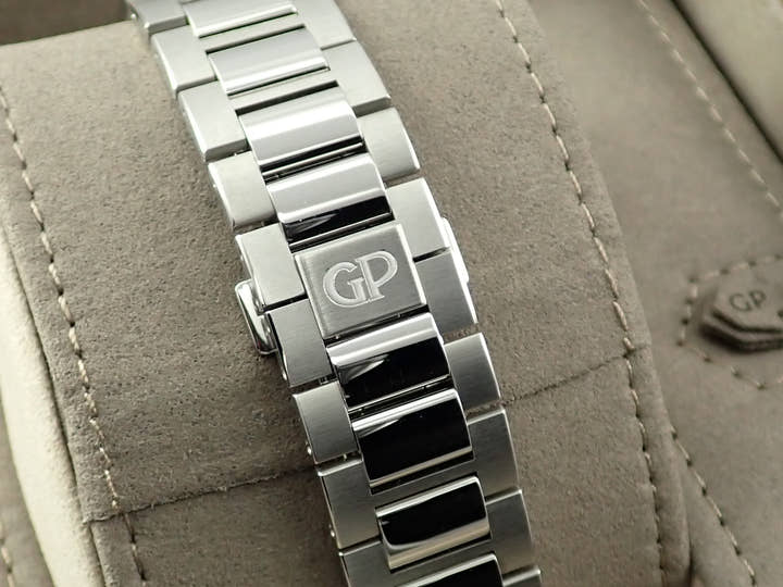 Girard-Perregaux Laureato <Warranty, Box, etc.>