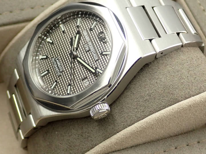 Girard-Perregaux Laureato Ref.81005-11-231-11A Grey Dial Used 10R5V729