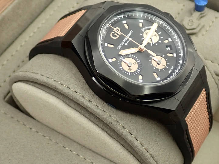 Girard-Perregaux Laureato Absolute Gold Fever Ref.81060-21-492-FH3A Black Dial Very Good Condition S85SM064