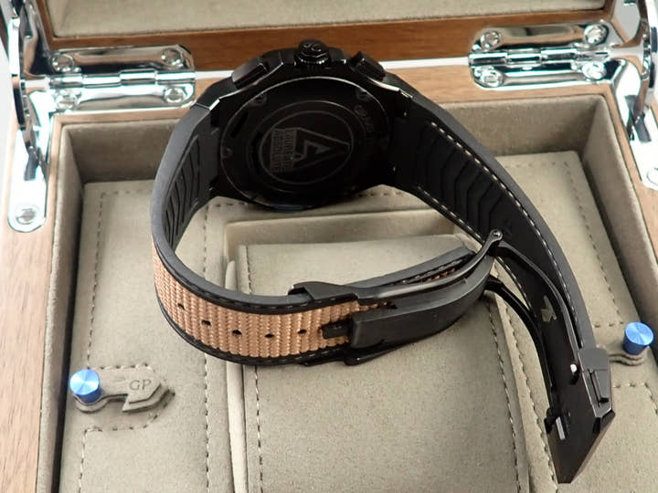 Girard-Perregaux Laureato Absolute Gold Fever Ref.81060-21-492-FH3A Black Dial Very Good Condition S85SM064