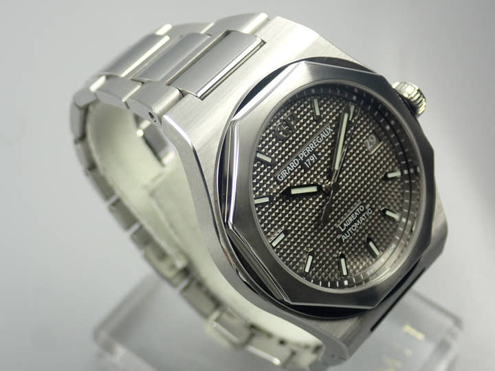 ジラールペルゴ ロレアート Ref.81005-11-231-11A グレー文字盤 中古 laureato-21