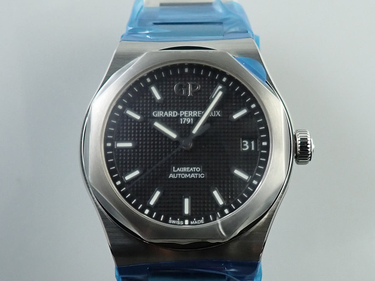 ジラールペルゴ ロレアート Ref.81010-11-635-11A ブラック文字盤 新品 AR821699