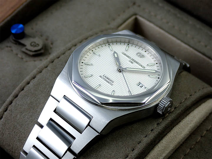 ジラールペルゴ ロレアート Ref.81000-11-131-11A シルバー文字盤 美品 8SC72U84