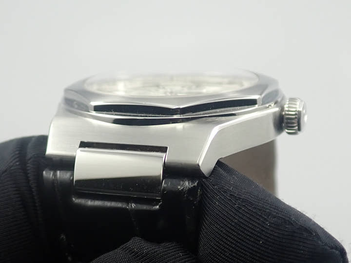 ジラールペルゴ ロレアート Ref.81005-11-131-BB6A シルバー文字盤 中古 TZ1J2A16