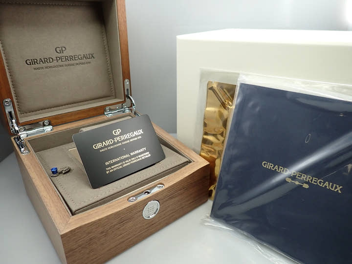 Girard-Perregaux Laureato <Warranty, Box, etc.>
