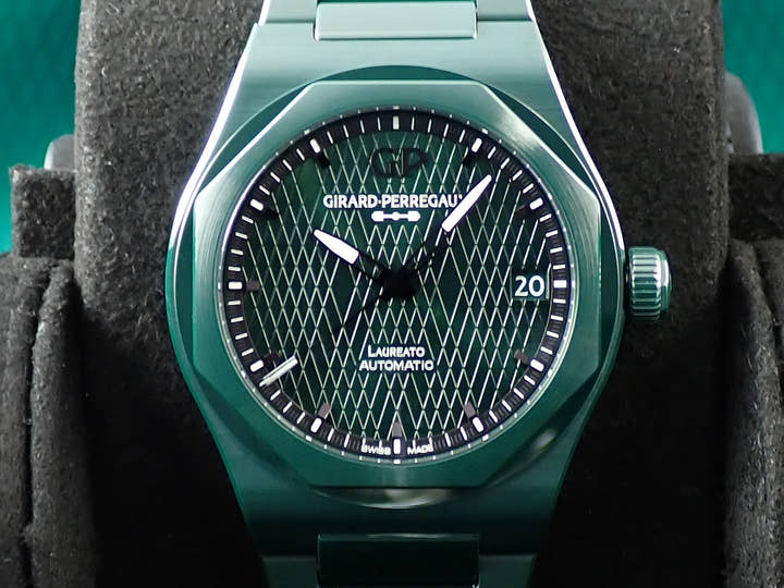 ジラールペルゴ ロレアート 42 MM グリーンセラミック アストンマーティン エディション Ref.81010-32-3081-1CX グリーン文字盤 未使用 C83ZSSTC