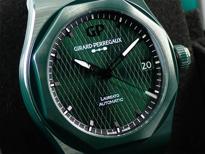 ジラールペルゴ ロレアート 42 MM グリーンセラミック アストンマーティン エディション Ref.81010-32-3081-1CX グリーン文字盤 未使用 C83ZSSTC