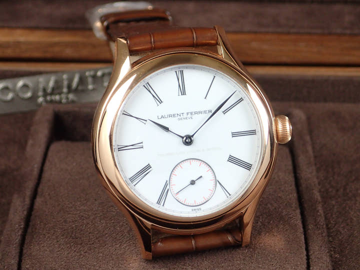 ローランフェリエ ガレクラシックトゥールビヨン Ref.LCF001.R5.E10.1 ホワイト文字盤 未使用 laurent-ferrier