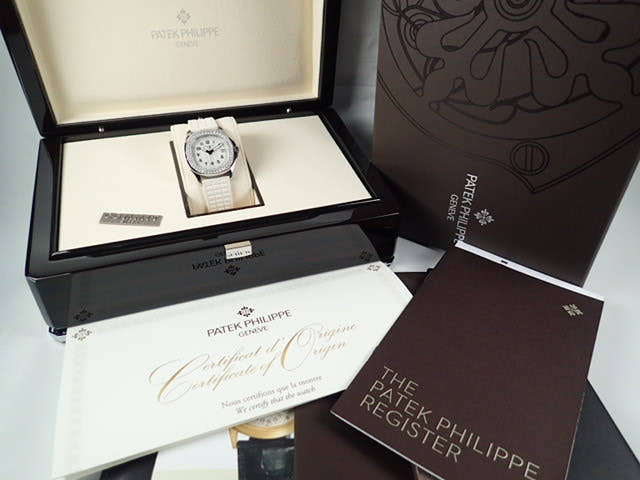Patek Philippe Aquanaut Ref.5067A-024 Glitter White Dial Good Condition luce