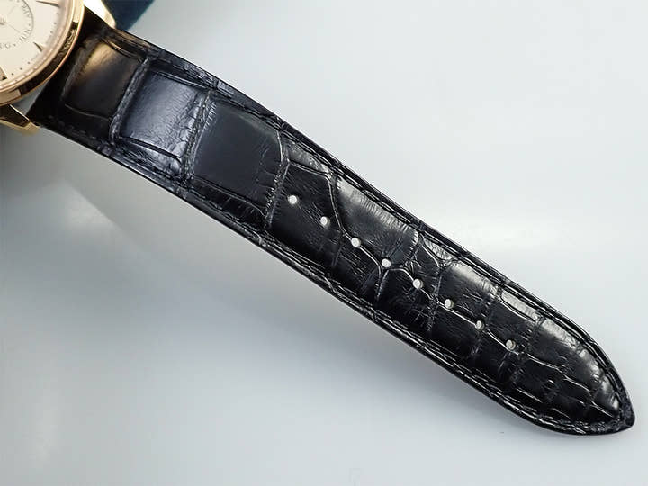 ジャガールクルト マスター ウルトラスリム パーペチュアルカレンダー Ref.Q1302520 エッグシェルベージュ文字盤 中古 8LV9P8RA